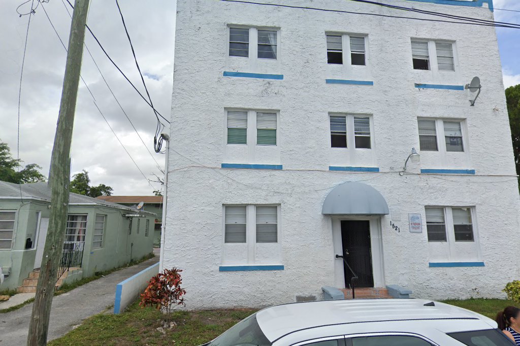 Nathalie's Court Apartments