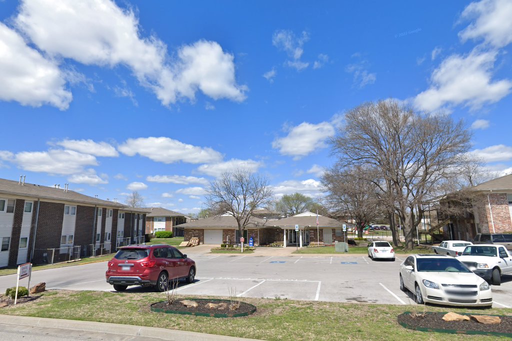 Plaza Hills East