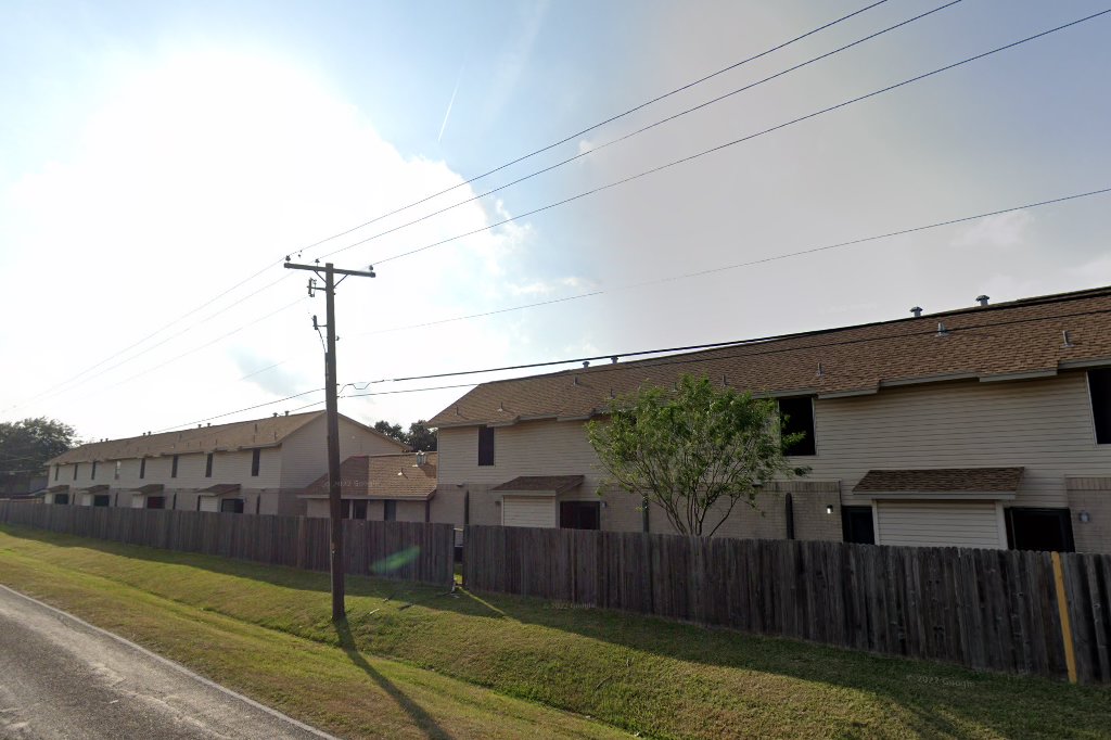 Lantana Square Apts