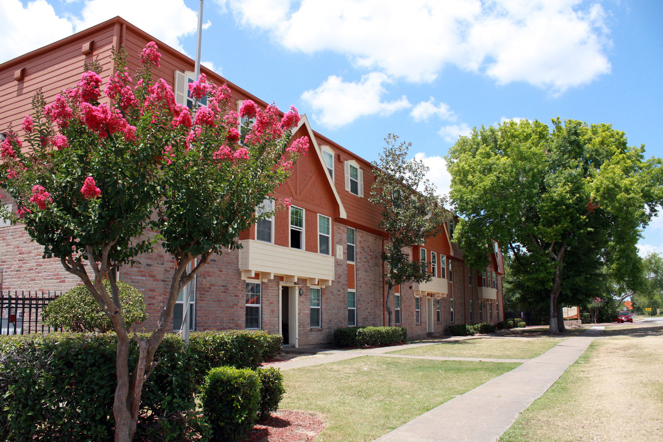 Copper Ridge Apartments Pasadena