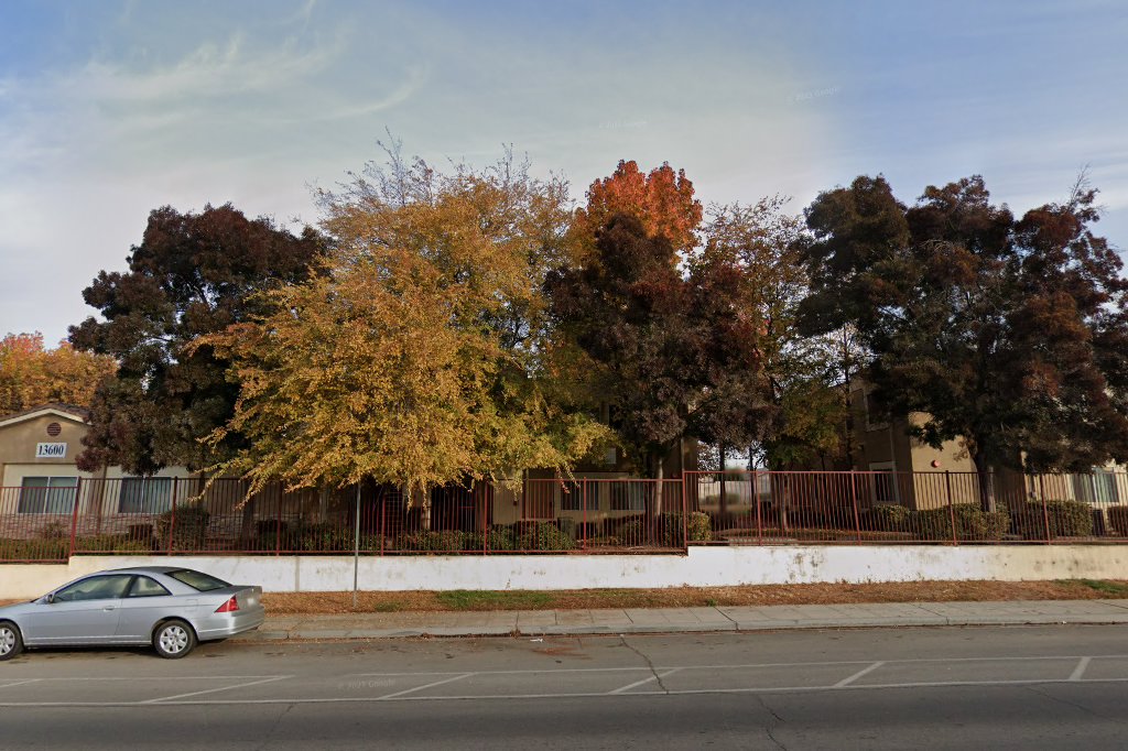 Parlier Family Apt Parlier
