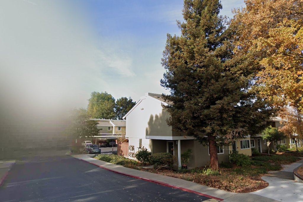 Los Robles Apts