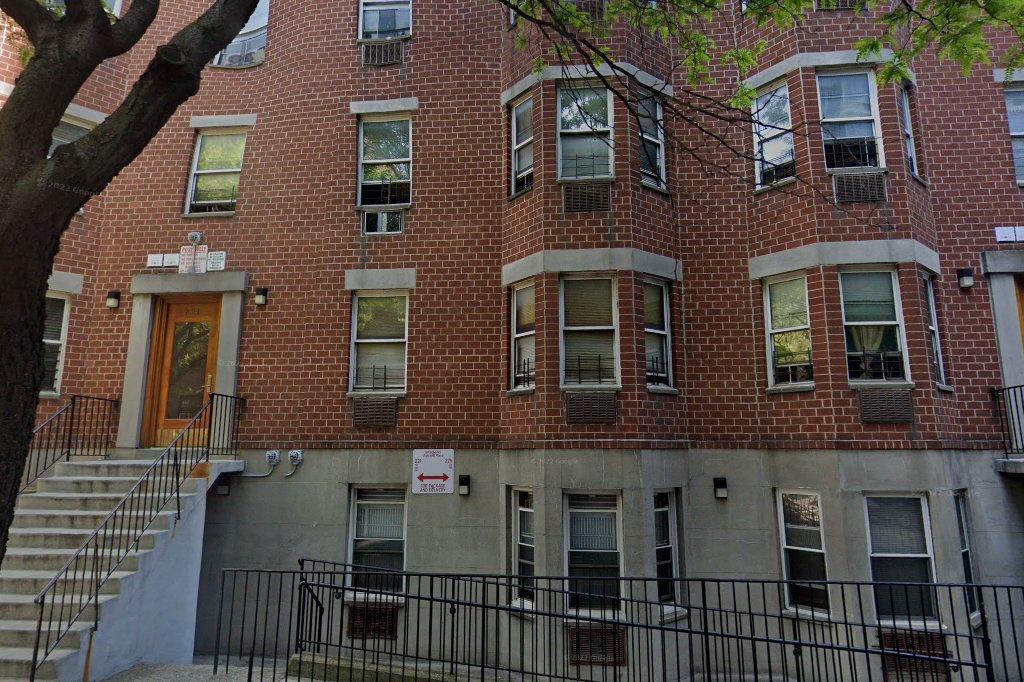 Tri-Block Houses