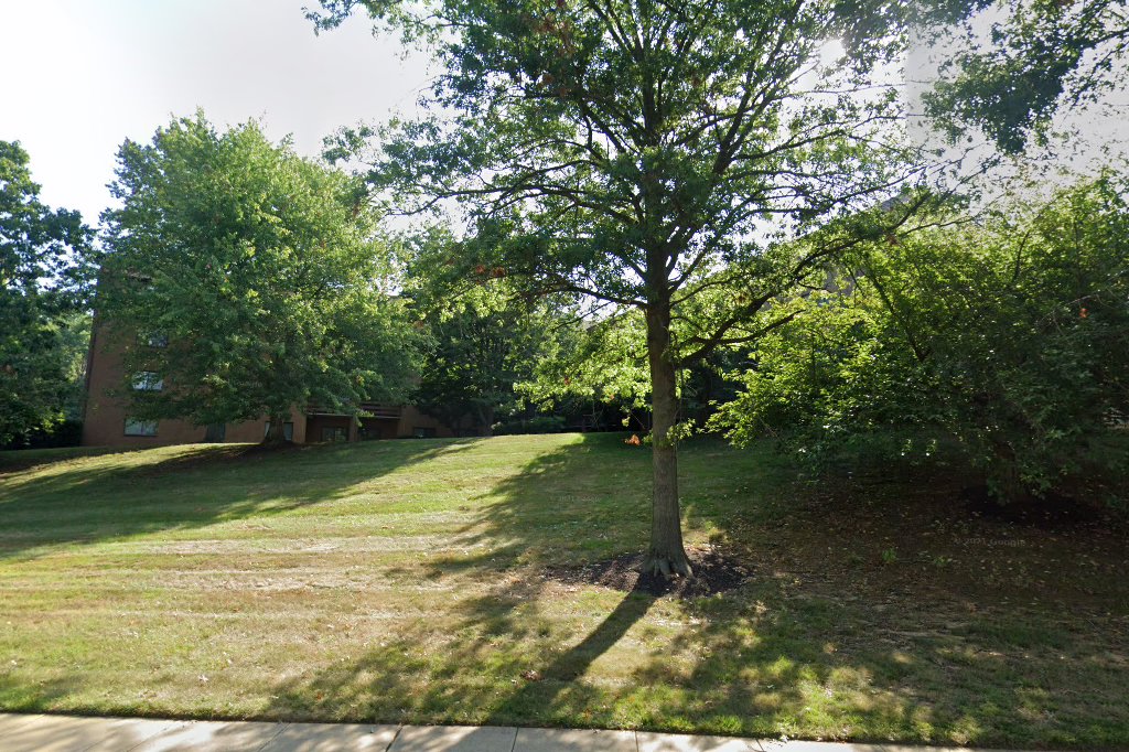 College Parkway Place