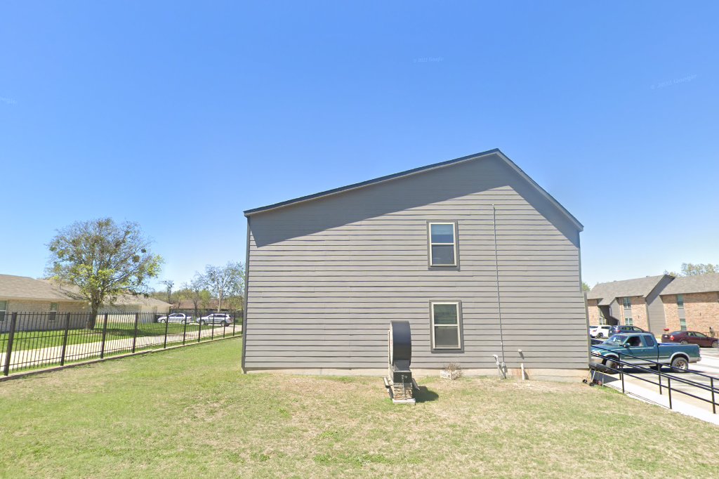 Cleburne Plaza