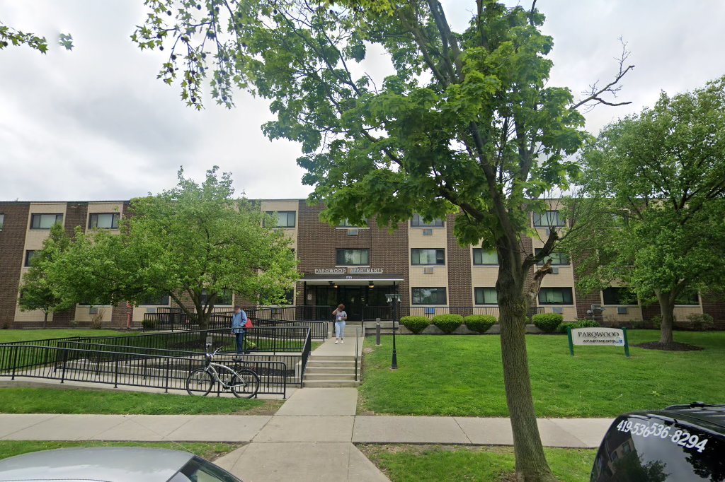 Parqwood Apartments