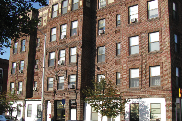 Majestic Apartments