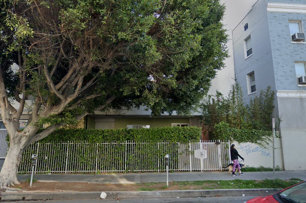 Irolo Apartments