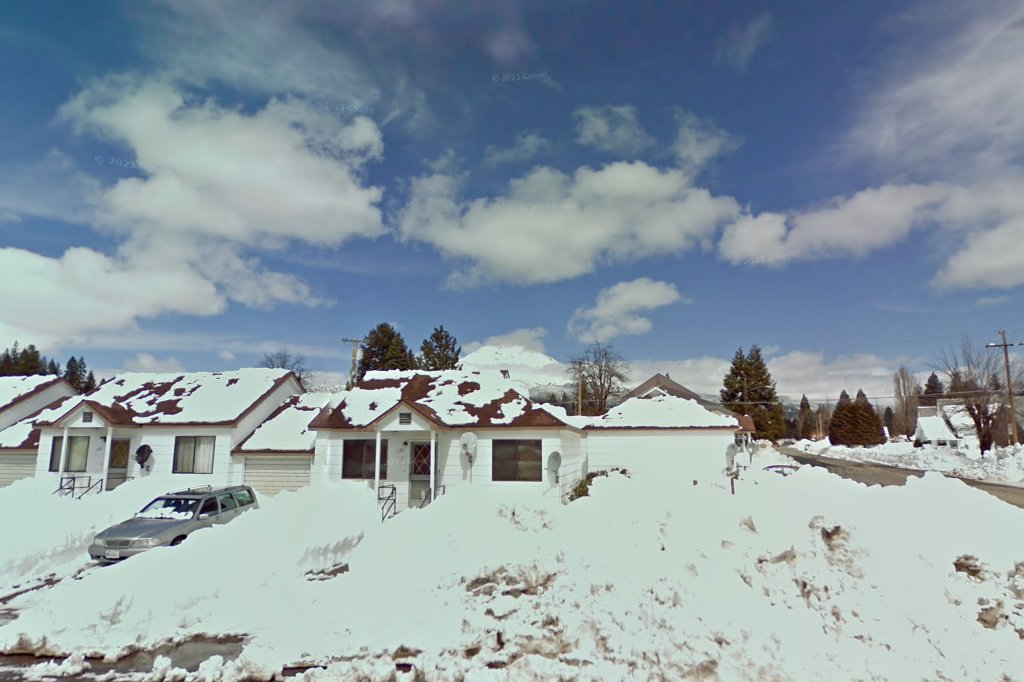 Mccloud Motel Apartments