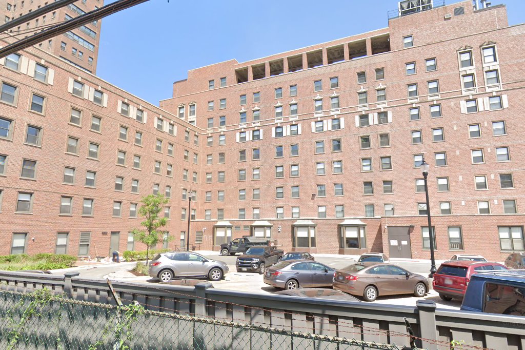 Lake Vista Apartments