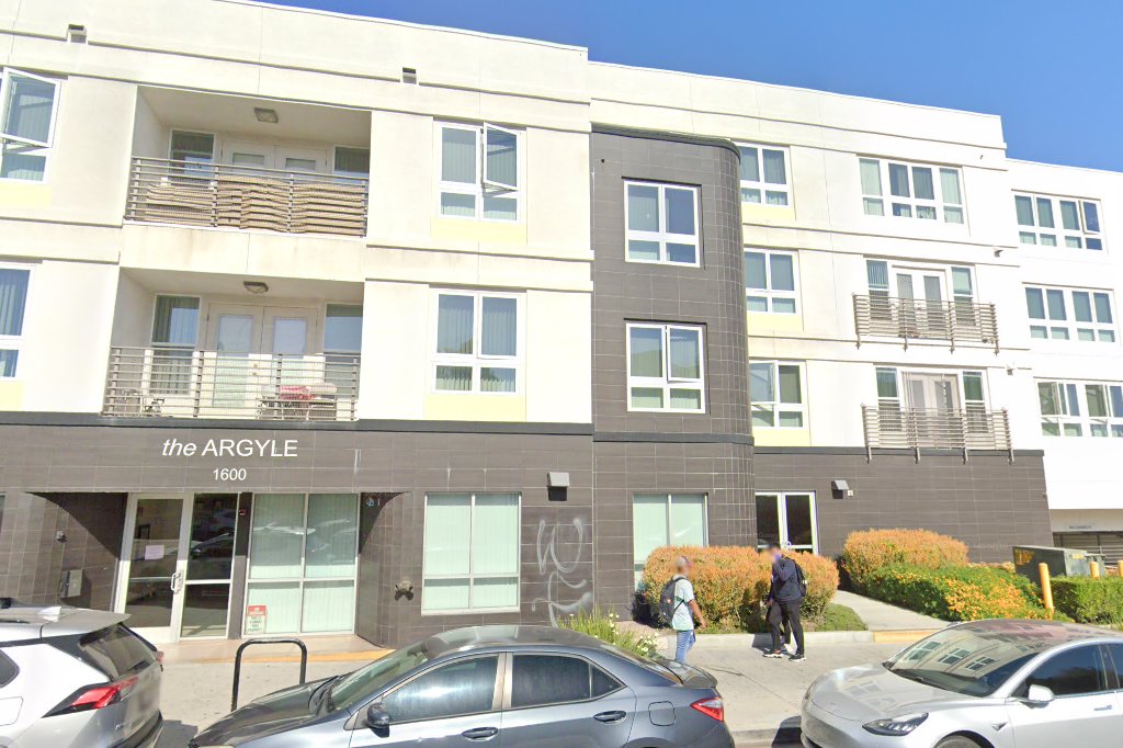 Argyle Apartments