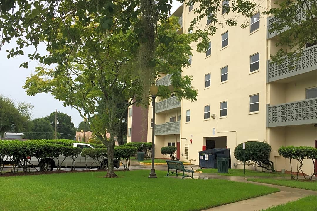 Lorna Doone Apartments Orlando