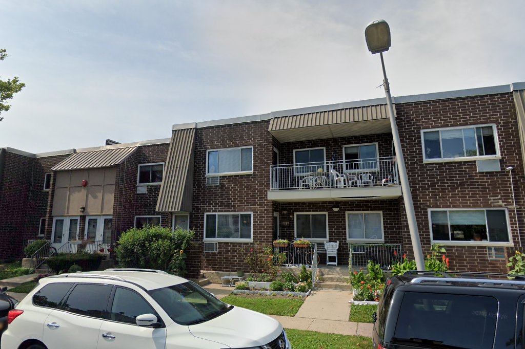 Pine Town Houses