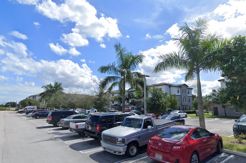 La Joya Apartments