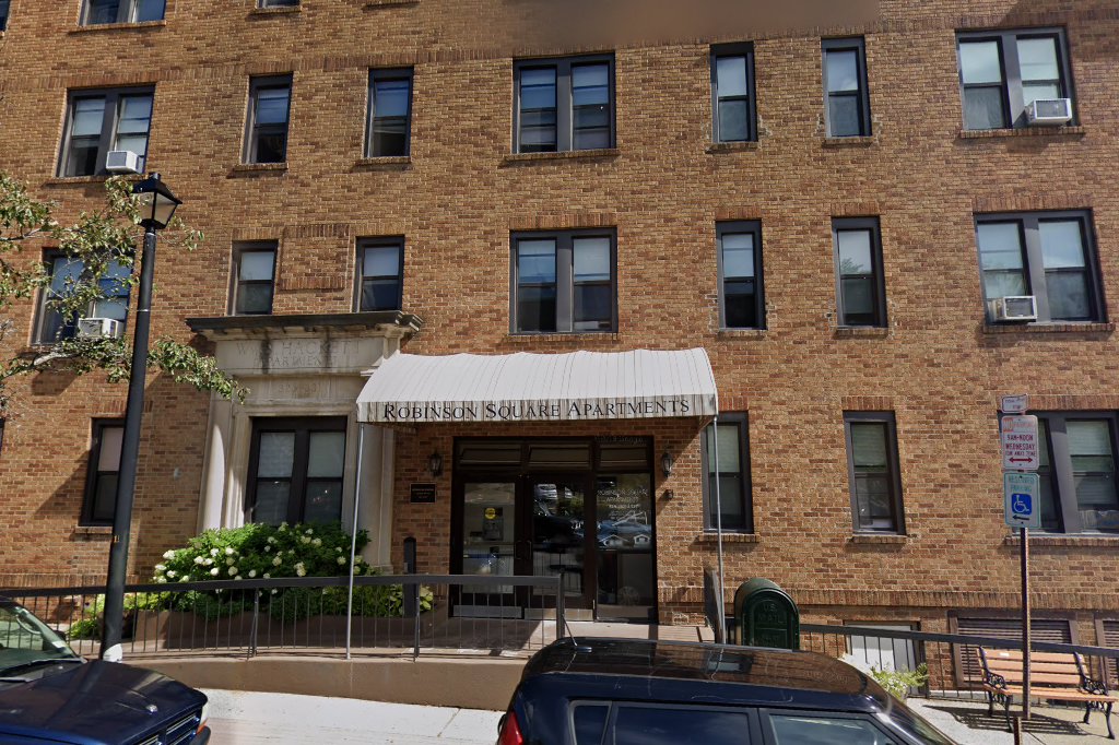 Robinson Square Apts