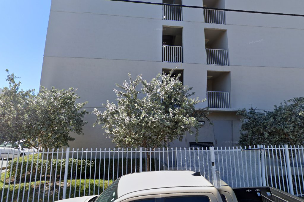 Las Palmas Apartments
