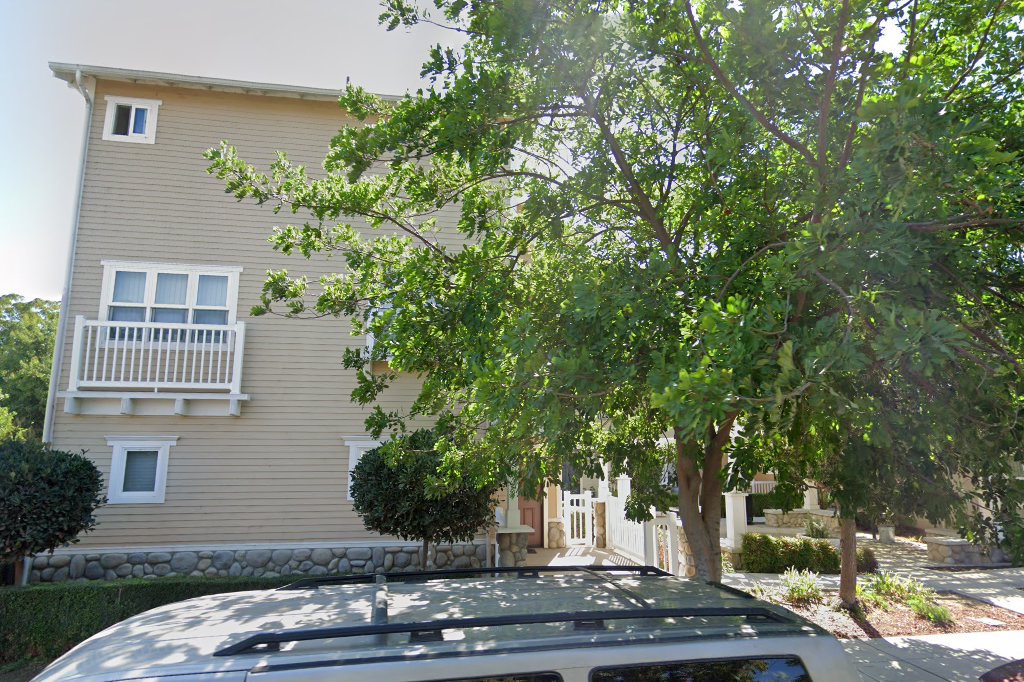 Central Station Townhome Apartments