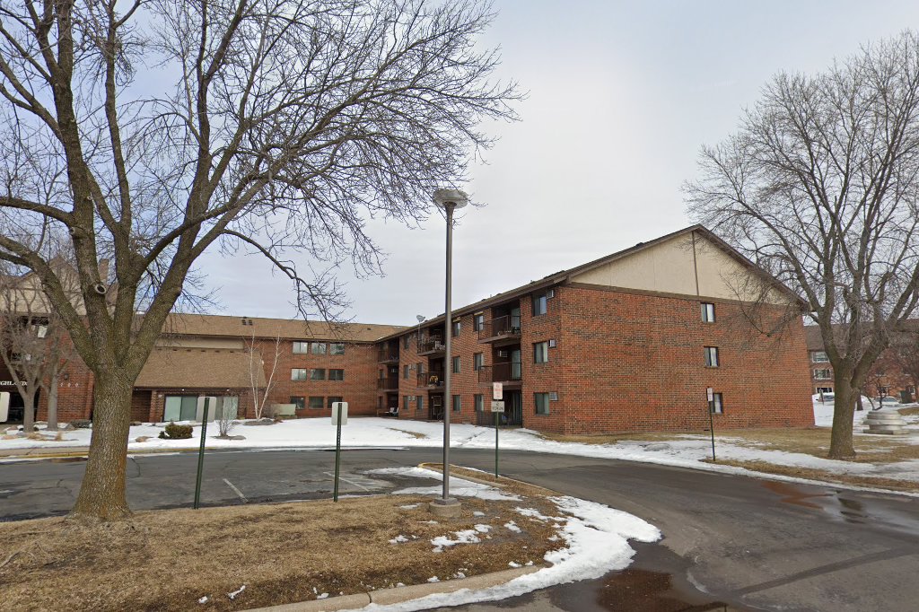Highlands Apts Aka Bloomington Family Hsing