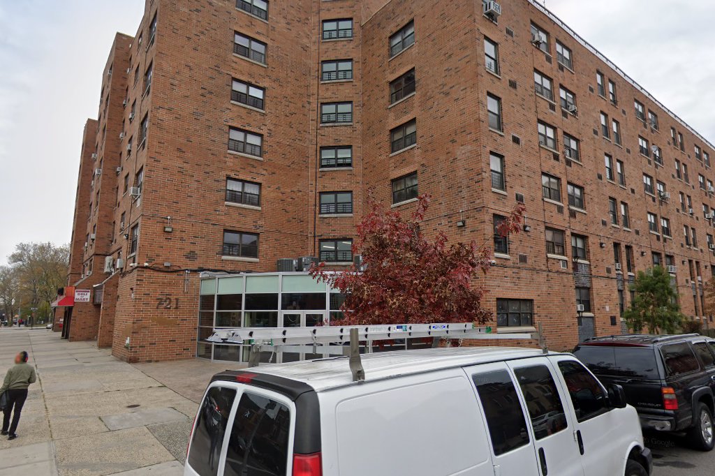 Willoughby Court Apartments