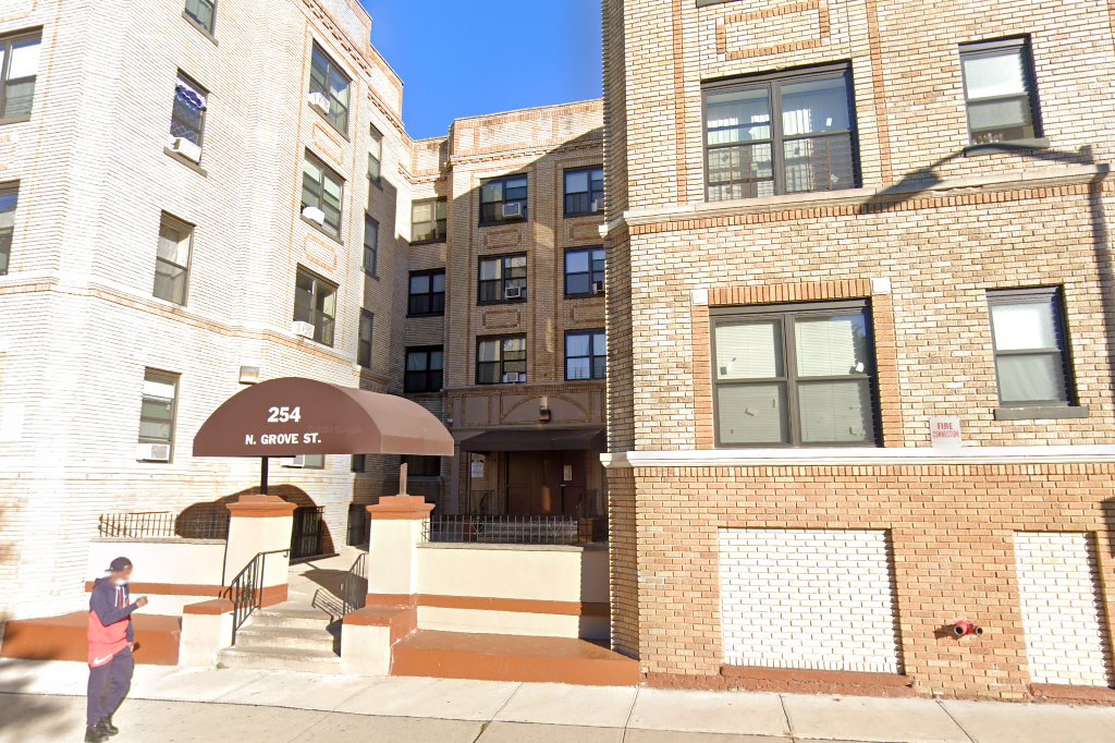 Grove House Apts