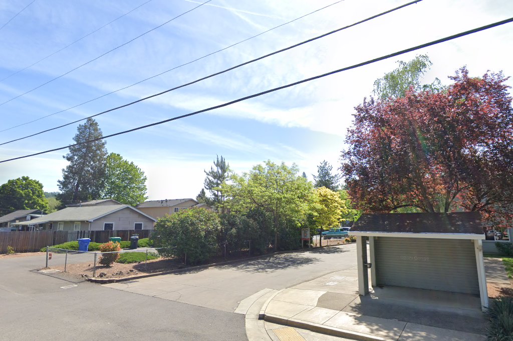 Shasta Square Apts