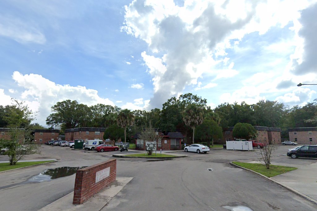 Huron-Sophia Apts