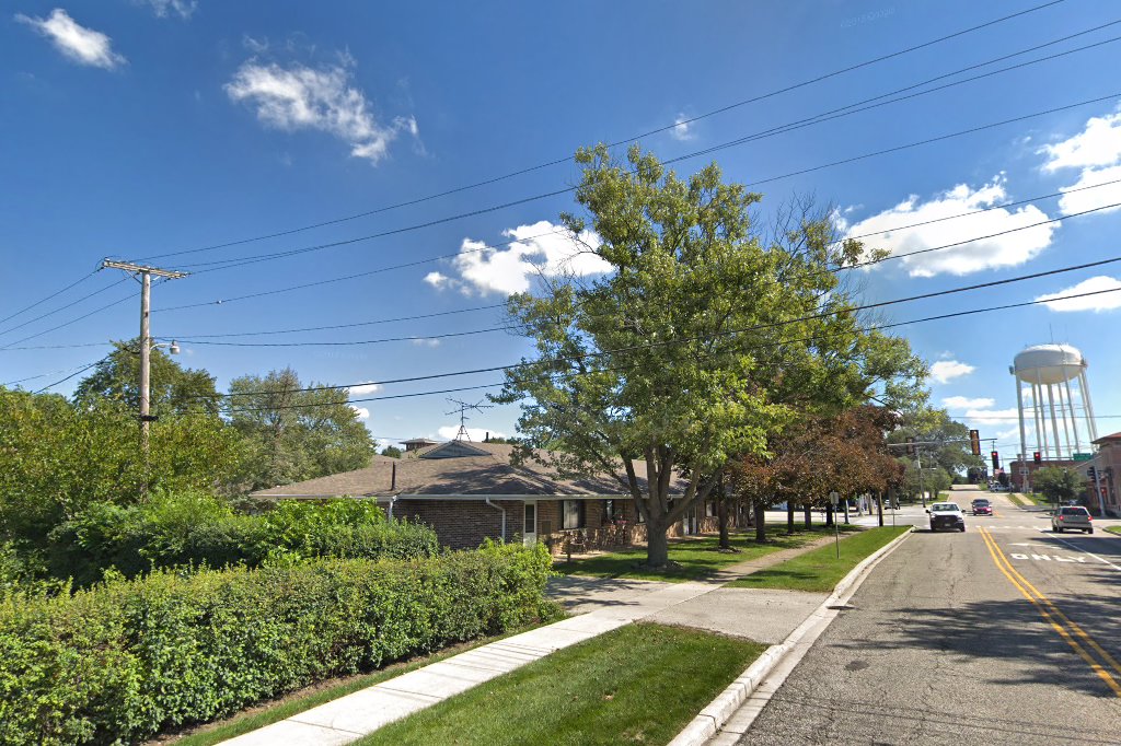 Lake Manor Apartments