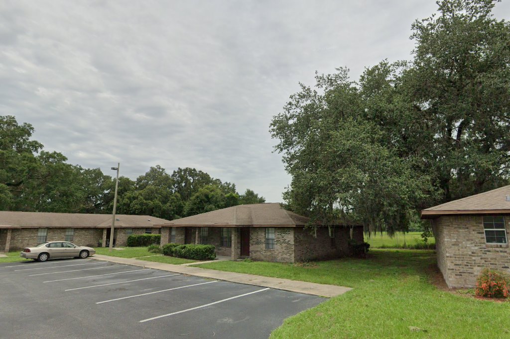 Bushnell Garden Apartments