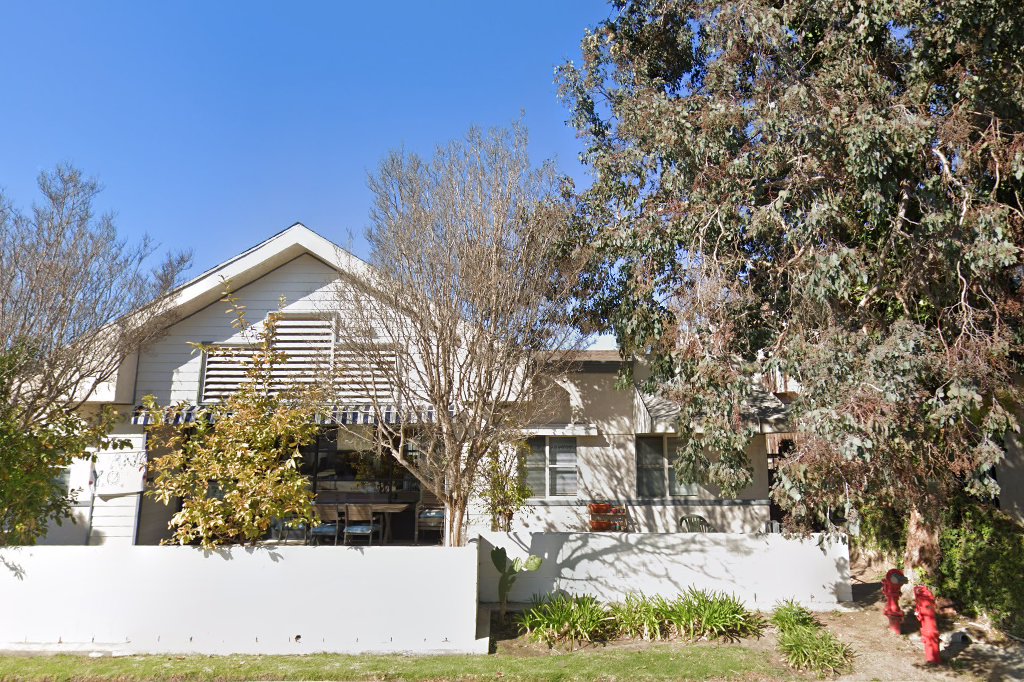 Penninsula Committee House