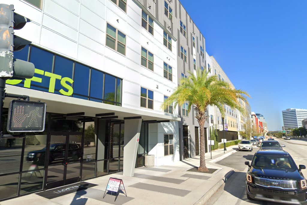 Lofts At Lavilla