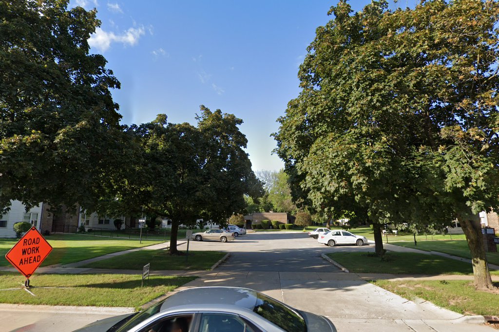 Villa West Apartments