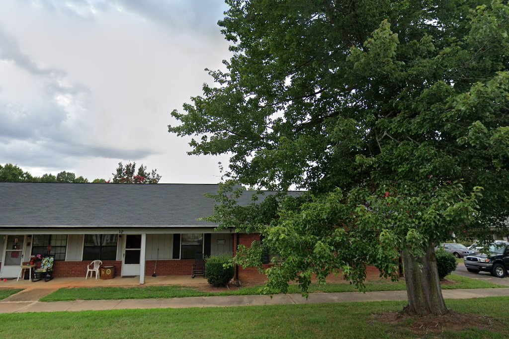 Colonial Oaks Apartments
