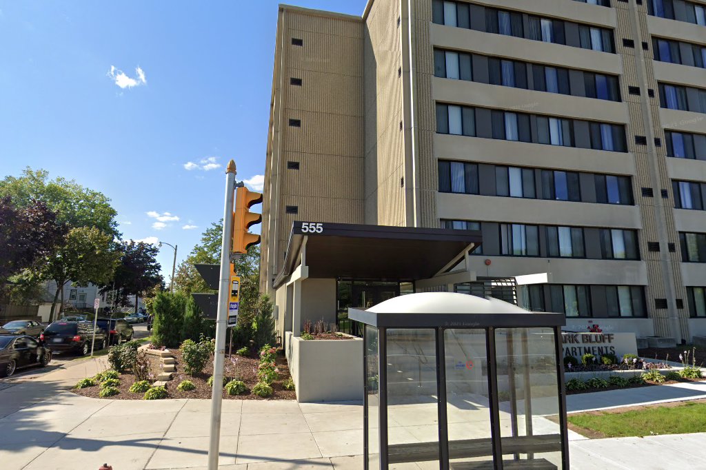 Park Bluff Apts