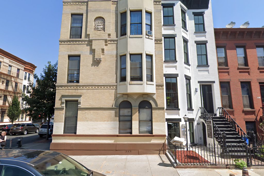 Kingston Heights Apartments