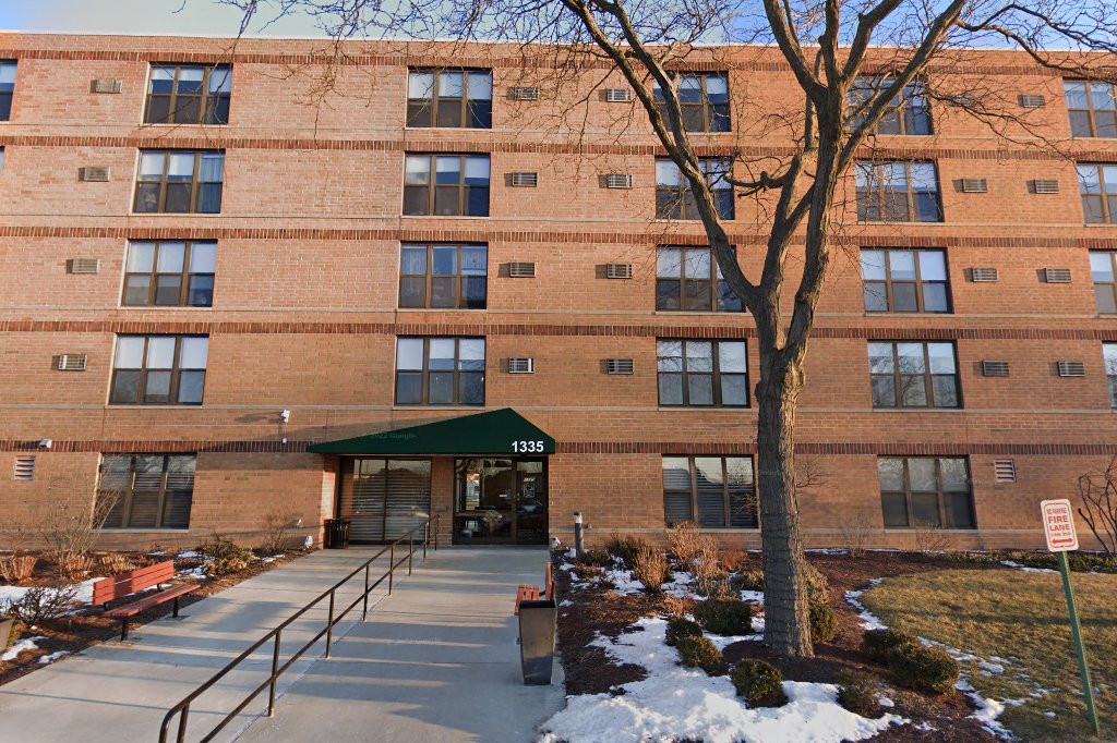 Cedar Village Of Schaumburg