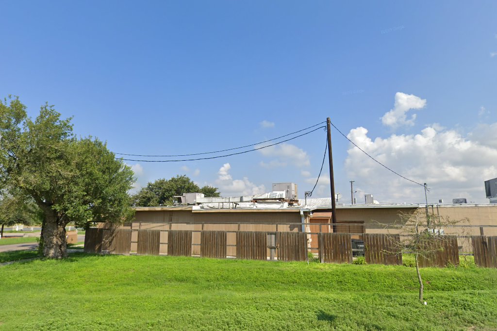 La Hacienda Apartments