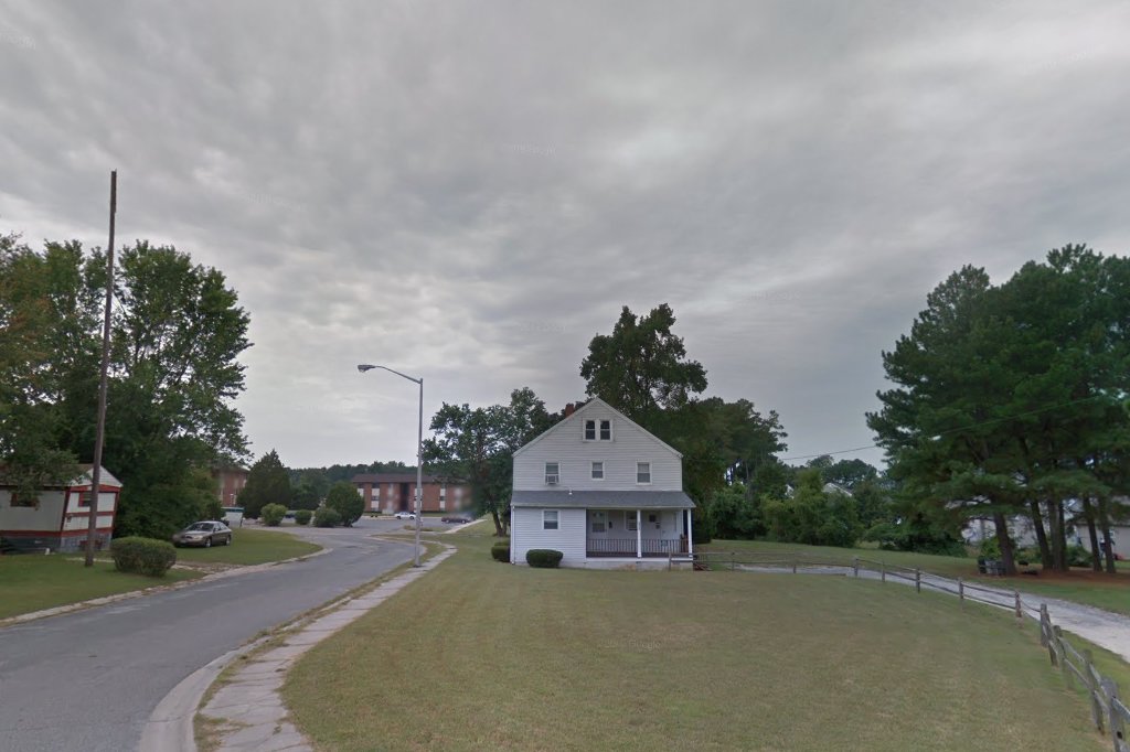 Stewart's Neck Apts.