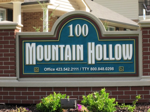 Mountain Hollow Apartments