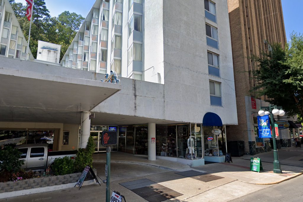 Aristocrat Manor Apartments